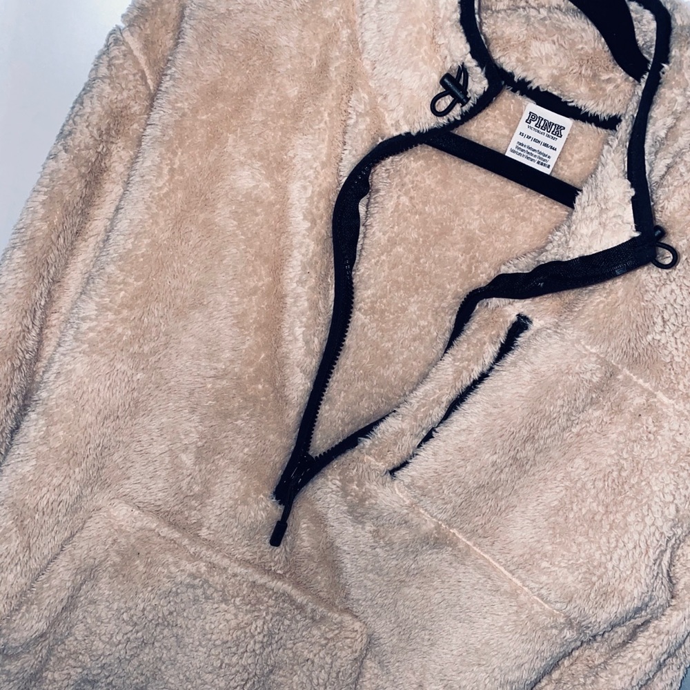 Fuzzy VS Teddy Pullover